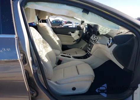 2019 Mercedes-Benz Gla 250 z USA, uszkodzony, nr VIN WDCTG4EB0KJ551238